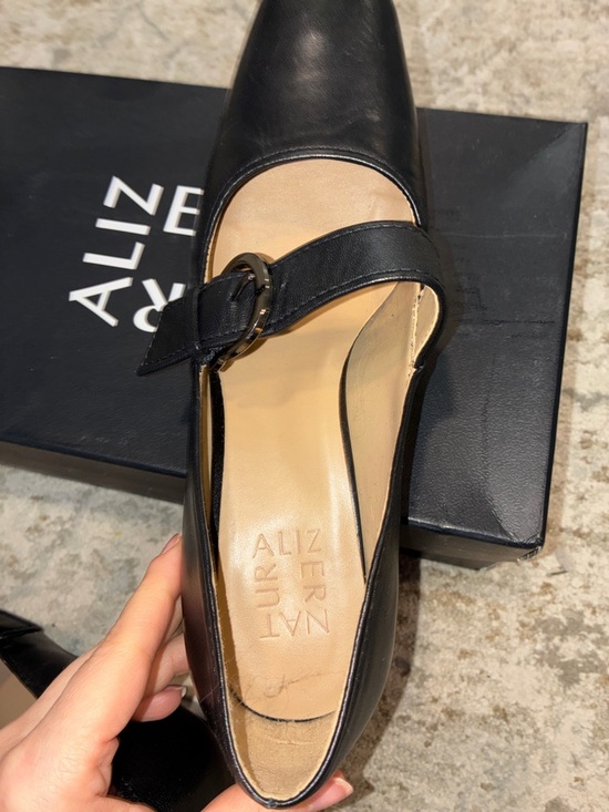 BRAND NEW Naturalizer Black Leather Mary Jane Block Heel Pumps - Picture 4 of 7